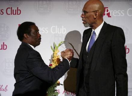 June 30, 2019 - Los Angeles, California, U.S - Kareem Abdul-Jabbar greets with CBS2 KCAL9 sports anchor Jim Hill, who receives The Joseph M. Quinn Award in the Los Angeles Press Clubs 61st SoCal Journalism Awards Gala on Sunday, June 30, 2019 in Los Angeles. Los Angeles U.S. - ZUMAc68_ 20190630_zaf_c68_003 Copyright: xRingoxChiux