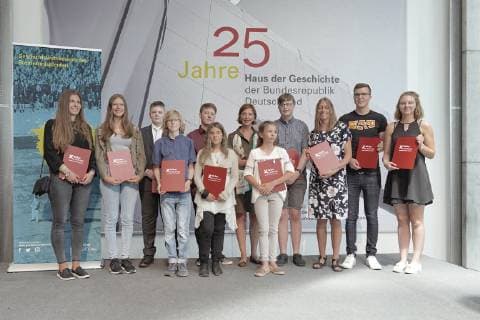 01 07 2019 State Award Ceremony North Rhine-Westphalia, History Competition of the Federal President in the House of History in Bonn Yvonne Gebauer, Minister for Schools and Education NRW with the prize winners and audience Bonn House of History NRW Germany