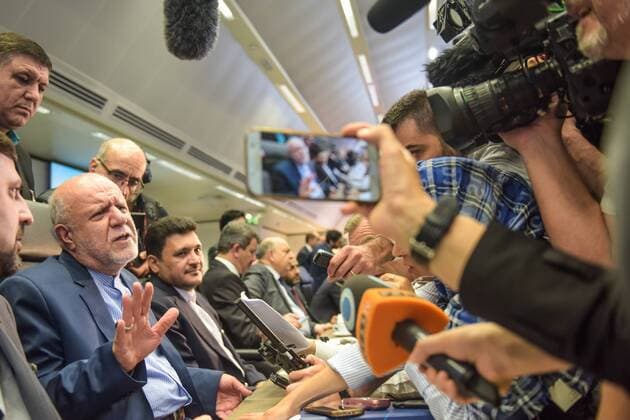 News Themen der Woche KW27 News Bilder des Tages (190701) -- VIENNA, July 1, 2019 -- Iranian Minister of Petroleum Bijan Namdar Zanganeh (1st L, front) talks to the press at a meeting of the Organization of the Petroleum Exporting Countries (OPEC) in Vienna, Austria, July 1, 2019. The OPEC and non-OPEC oil producers agreed here on Monday to extend the output cut by nine months. ) AUSTRIA-VIENNA-OPEC-MEETING-OIL SUPPLY CUT-EXTENSION GuoxChen 