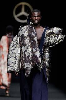 (190701) -- BERLIN, July 1, 2019 (Xinhua) -- A model presents a creation of designer Christoph Rumpf during the Berlin Fashion Week Spring Summer 2020 in Berlin, capital of Germany, on July 1, 2019. (Xinhua Binh Truong) GERMANY-BERLIN-FASHION WEEK-CHRISTOPH RUMPF 