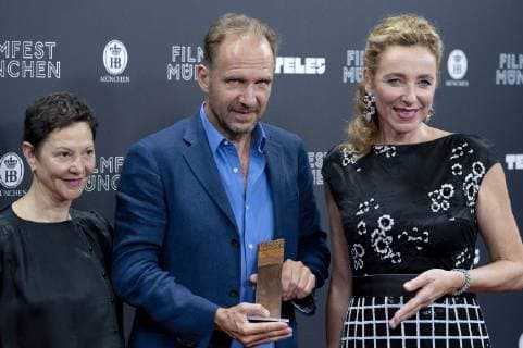 Gabrielle Tana, Ralph Fiennes and Diana Iljine at the CineMerit Gala in honour of Ralph Fiennes with the premiere of The White Crow at the 37 Filmfest München 2019 in the Festivalzentrum Gasteig Munich, 01 07 2019 Foto:xN.xKolinzx xFuturexImage