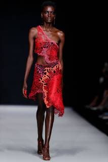 (190702) -- BERLIN, July 2, 2019 -- A model presents a creation of designer Lou de Betoly during the Berlin Fashion Week Spring Summer 2020 in Berlin, capital of Germany on July 2, 2019. Binh Truong) GERMANY-BERLIN-FASHION WEEK-LOU DE BETOLY LianxZhen 