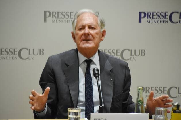 Roland Berger Management Consultant Munich 01 07 19 Press Club Munich Press Briefing with Roland Berger Management Consultant Berger