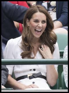 Entertainment Bilder des Tages . 02 07 2019. London, United Kingdom. The Duchess of Cambridge watches the tennis on No 1 court on the second day of the Wimbledon Tennis Championships in London.  xStephenxLockx xi-Imagesx IIM-19868-0078