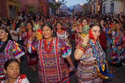 July 5, 2019 EUM20190705NAC10 JPG OAXACA, Oax TraditionTradicion Guelaguetza July 5, 2019 Aspects of the first banquet of Guelaguetza 2019 that took place in the streets of the historic center of Oaxaca Photo Agency EL UNIVERSALEELG  - ZUMAu78_ 20190705_zaf_u78_048 Copyright: xElxUniversalx
