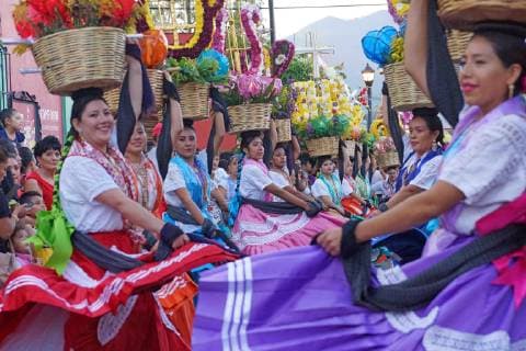 July 5, 2019 EUM20190706NAC01 JPG OAXACA, Oax TraditionTradicion Guelaguetza Aspects of the first invitation to the Guelaguetza 2019 that took place in the streets of the historic center of Oaxaca, the afternoon of July 5, 2019 Photo Agency EL UNIVERSALEELG  - ZUMAu78_ 20190705_zaf_u78_057 Copyright: xElxUniversalx