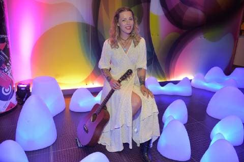 nhow Musik Night with LEONORE Leonore Bartsch, singer songwriter, performs ONLY solo with her first name presents her new SOLO songs for the first time at the nhow Musik Night in Berlin on 06 07 2019 photopress müller