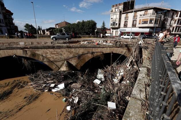 General view of a bridge in the town of Tafalla, Navarra, northern Spain, 09 July 2019, after the floods caused by heavy rainfall that hit the area last evening. A man died in the Navarra s town of Ezprogui and main physical damages were occurred in several the towns of Tafalla, Olite, Pueyo, Pitillas and Beire. Heavy rainfalls hit northern Spain !ACHTUNG: NUR REDAKTIONELLE NUTZUNG!  Copyright: xJesusxDigesx GRAFCAV6164 20190709-636982658665518182