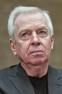 10.07.2019, Berlin, Deutschland - Pressekonferenz zur bevorstehenden Eroeffnung der James-Simon-Galerie am Pergamonmuseum, am 13. Juli 2019. Das nach Plaenen des Architekten David Chipperfield entstandene zentrale Empfangsgebaeude der Museumsinsel Berlin, leitet die Besucher von der James-Simon-Galerie direkt in den Rundgang im Pergamonmuseum sowie ueber die Archaeologische Promenade in das Neue Museum. Benannt ist sie nach dem grossen Maezen James Simon, 1851-1932. Foto: Architekt David Chipperfield, David Chipperfield Architects. *** 10 07 2019, Berlin, Germany Press conference on the forthcoming opening of the James Simon Galerie at the Pergamonmuseum, on 13 July 2019 The central reception building on the Museum Island Berlin, built according to plans by architect David Chipperfield, leads visitors from the James Simon Galerie directly