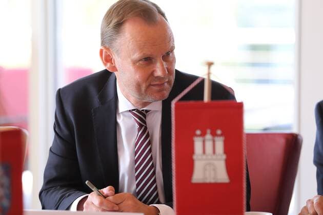 Andy Grote SPD, Senator of the Interior Hamburg at the beginning of the Conference of the Interior Ministers of the SPD Interior Ministers and Senators in Potsdam, 11 July 2019 Topics include right-wing extremism on the Internet, combating forest fires and enforcing the obligation to leave the country SPD Conference of the Interior Ministers in Potsdam