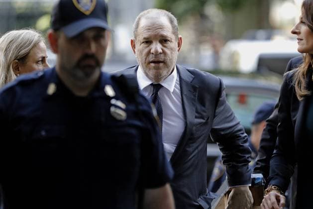 American film producer Harvey Weinstein, (C) arrives for a hearing at New York State Supreme Court on Thursday, July 11, 2019 in New York City. Today s hearing was for current Weinstein lawyer Jose Baez to get a judge s permission to leave the case, claiming Weinstein improperly communicated with other lawyers.  NYP20190710303 PETERxFOLEY