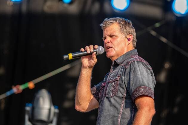 July 19, 2019 - Twin Lakes, Wisconsin, U.S - RICHIE MCDONALD of Lonestar during the Country Thunder Music Festival in Twin Lakes, Wisconsin Twin Lakes U.S. - ZUMAs135 20190719_zap_s135_027 Copyright: xDanielxDeSloverx