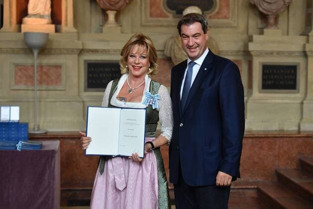 Lisa FITZ, Markus SOEDER State Premier of Bavaria and CSU Chairman Bavarian Order of Merit in the Antiquarium of the Munich Residence on 22 07 2019,