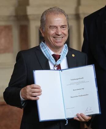 Award of the Bavarian Order of Merit Günther Sigl, Munich Germany Residence