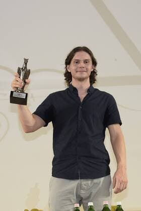 Giffoni Vallepiana Giffoni Festival 2019 Evan Peters with the Prize (Pool), In the picture: Evan Peters  Copyright: xVincenzoxLandix xIPAx xVincenzoxLandix