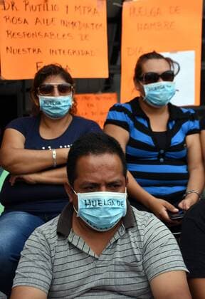 July 24, 2019 EUM20190724SOC04 JPG TUXTLA GUTIERREZ, Chis , Protests Teacher Protests of the Association of Interim Teachers of Chiapas Amich protest this July 24, 2019 in a hunger strike outside the State Government Palace to demand payment of salaries owed from the government of Manuel Velasco Photo Agency EL UNIVERSAL AFBV  - ZUMAu78_ 20190724_zaf_u78_043 Copyright: xJacobxGarcoÂ­Ax