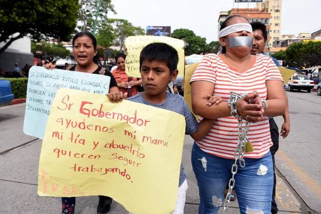 July 24, 2019 EUM20190724SOC06 JPG TUXTLA GUTIERREZ, Chis , Protests Protests Teachers Street vendors from the municipality of Mezcalapa demonstrated in front of the State Government Palace, due to being evicted in various places where they sold fruits and vegetables 24 July 2019 Photo Agency EL UNIVERSAL AFBV  - ZUMAu78_ 20190724_zaf_u78_044 Copyright: xJacobxGarcoÂ­Ax