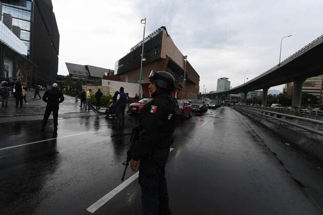 July 24, 2019 EUM20190724SOC23 JPG MEXICO CITY, ViolenceViolence Murder The afternoon of this July 24, 2019 a shooting took place in the shopping mall Plaza Artz, located south of Mexico City, which would have originated after a direct attack by a woman against a man, with a firearm, in a restaurant the event triggered shots in his attempt to flee the  - ZUMAu78_ 20190724_zaf_u78_071 Copyright: xElxUniversalx