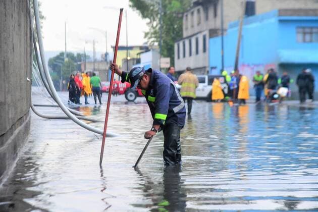 July 25, 2019 EUM20190725SOC14 JPG MEXICO CITY RainLluvia CDMX Aspects of the overflow in the Tlalnepantla River, in the Mayor Gustavo A Madero, after the rain registered on Thursday 25 July 2019 Photo Agency EL UNIVERSALHugo GarciaEELG  - ZUMAu78_ 20190725_zaf_u78_056 Copyright: xElxUniversalx
