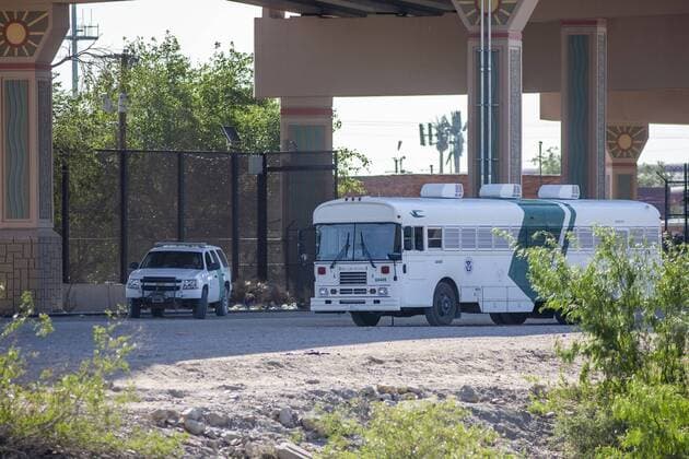 A group of Central American migrants dodged the Mexican National Guard located on the border of Ciudad Juarez Chihuahua, and crossed the Rio Grande that separates Mexico with the United States, then they were arrested by the Border Patrol. July 25, 2019.  JairxCabreraxTorresx xLexPictorium LePictorium_0212304