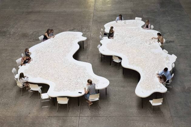 News Themen der Woche KW30 News Bilder des Tages London, Lego Projekt von Olafur Eliasson July 26, 2019, London, London, UK: London, UK. Visitors build structures from one tonne of white Lego bricks as part of Olafur Eliasson s The Cubic Structural Evolution Project 2004 installation showing at the Tate Modern. London UK  - ZUMAl94_ 20190726_zaf_l94_001 Copyright: xRayxTangx