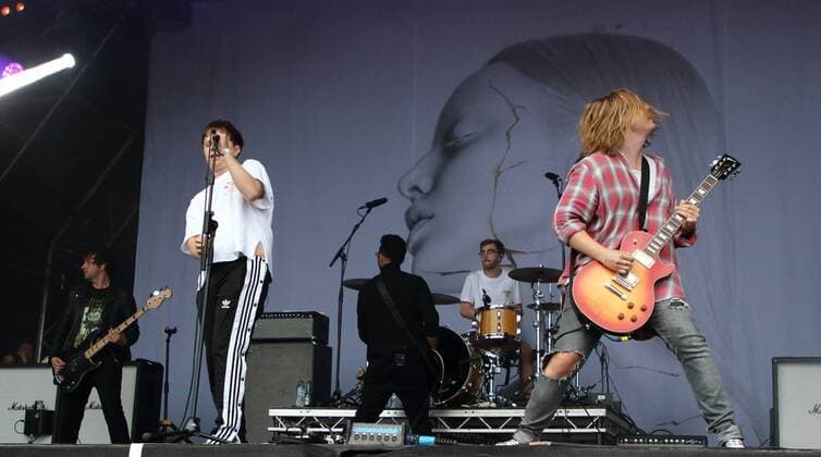 Entertainment Bilder des Tages July 26, 2019, Oxford, United Kingdom: Nothing But Thieves perform during the Truck Music Festival - Day One at Hall Farm, Steventon near Oxford. Oxford United Kingdom - ZUMAs197 20190726_zaa_s197_179 Copyright: xKeithxMayhewx