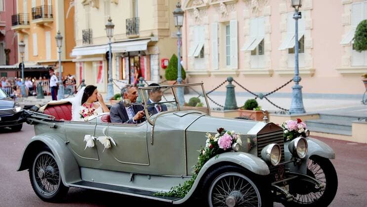 Entertainment Themen der Woche KW30 Entertainment Bilder des Tages Screenshots der Hochzeit von Louis Ducruet, Sohn von Stephanie von Monaco, und Marie Chevallier 27-07-2019 Monaco Screenshots of a video of the royal wedding of Louis Ducruet and Marie Hoa Chevallier in Monaco. Press and public not welcome at the wedding of the son of Princess Stephanie of Monaco, Louis Ducruet and Marie Chevallier, the monegasque police had deposited all the streets that lead to the cathedral with crush barriers and police officers .  Copyright: xPPEx