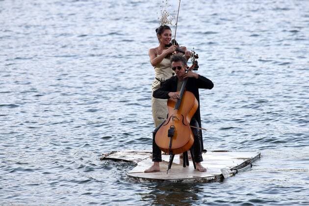 Musicians play at the waters of the San Juan dam, in Madrid, Spain, 27 July 2019, during the first of the fourth concerts of The Lake s Piano . First concert of The Lake s Piano in Madrid !ACHTUNG: NUR REDAKTIONELLE NUTZUNG!  Copyright: xKikoxHuescax(es-ES)x GRAF9692 20190727-636998614449685932