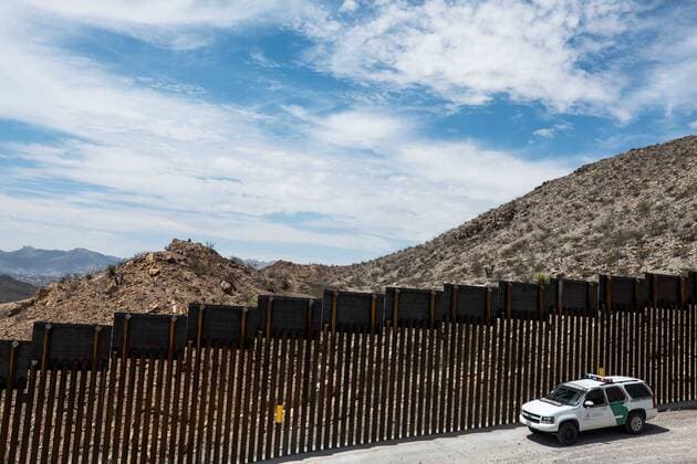 July 27, 2019, Sunland Park, New Mexico, USA: A U.S. Border Patrol vehicle is parked near the top of a privately-funded fence along the U.S.-Mexico border during the Symposium at The Wall event in Sunland Park, New Mexico. Sunland Park USA - ZUMAj106 20190727_zap_j106_014 Copyright: xJoelxAngelxJuarezx