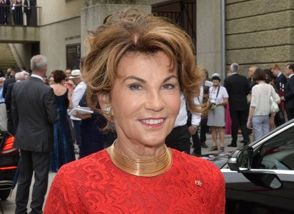 Auffahrt der prominenten Besucher der Premiere zu Idomeneo, während der Salzburger Festspiele 2019. Dieses Bild zeigt ein Halbportrait der österreichischen Bundeskanzlerin Brigitte Bierlein 2019 - Auffahrt der prominenten Besucher der Premiere zu Idomeneo, während der Salzburger Festspiele 2019 *** This picture shows a half portrait of the Austrian Federal Chancellor Brigitte Bierlein 2019 Ascent of the prominent visitors of the premiere to Idomeneo, during the Salzburg Festival 2019