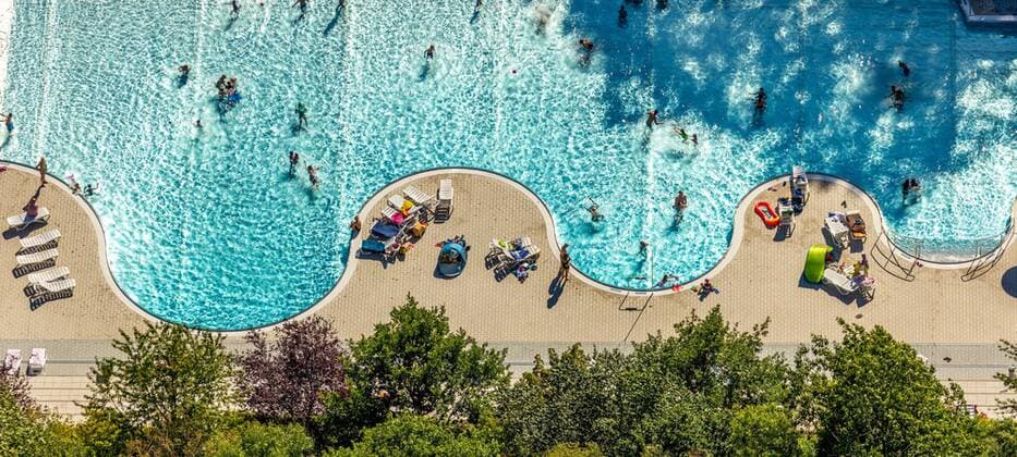 Aerial view of the outdoor swimming pool Annen at the Herdecker Straße with large swimming pool and wavy rest area in Witten Annen, Ruhrgebiet, Nordrhein Westfalen, Germany ACHTUNGxMINDESTHONORARx60xEURO