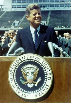 John F Kennedy John F Kennedy, 35th President of the United States of America (1961-1963) spaking on travel to the Moon, Rice University Stadium 12 September 1962 John F Kennedy (1917-1963) Copyright: xPhoto12 AnnxRonanxPicturexLibraryx ARP10A00138