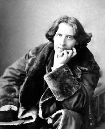 Oscar Fingal O Flahertie Wills Wilde Oscar Fingal O Flahertie Wills Wilde (16 October 1854 â€“ 30 November 1900) was an Irish writer, poet, and prominent aesthete. Photograph taken in 1882 by Napoleon Sarony Oscar Fingal O Flahertie Wills Wilde (1854â€“1900) Copyright: xPhoto12 AnnxRonanxPicturexLibraryx ARP10A04125