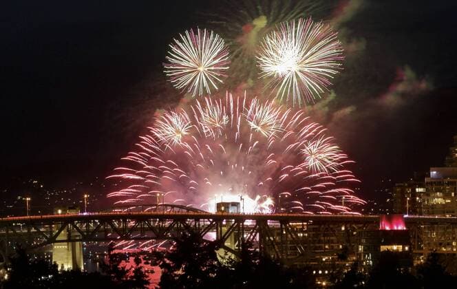 (190801) -- VANCOUVER, Aug. 1, 2019 (Xinhua) -- Team Canada lights up the sky during the Celebration of Light at English Bay in Vancouver, Canada, July 31, 2019. Team Canada lighted up the night sky with fireworks as part of the annual Honda Celebration of Light, which attracted hundred of thousands people to attend. (Photo by Liang Sen Xinhua) CANADA-VANCOUVER-CELEBRATION OF LIGHT-FIREWORKS-TEAM CANADA 