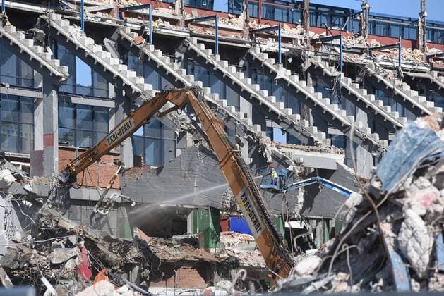 August 1, 2019, Madrid, Madrid, Spain: A mechanical digger demolishes the Vicente Calderon stadium..Spanish football club Atletico Madrid makes 182 million euros from sale of three plots of land of the old stadium area. These have been purchased by Azora, CBRE, Vivenio, Renta Corporacion and APG. They will be used for the construction of about 400 homes and common areas. Madrid Spain - ZUMAs197 20190801_zab_s197_063 Copyright: xJohnxMilnerx