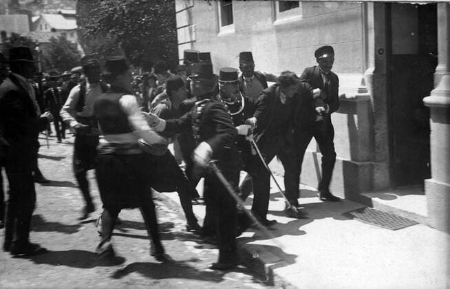 Photograph of the Arrest of Gavrilo Princip Photograph of the arrest of Gavrilo Princip (1894-1918) after the assassination of Archduke Franz Ferdinand of Austria (1863-1914). Dated 1914 Copyright: xPhoto12 AnnxRonanxPicturexLibraryx ARP18A11280