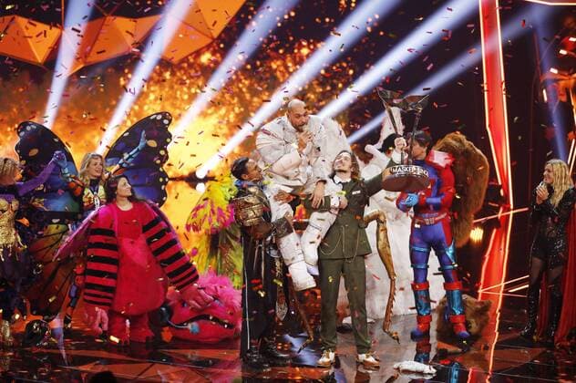 Susan Sideropoulos, Susi Kentikian, Daniel Aminati, Max Mutzke, Gil Ofarim, Marcus Schenkenberg and Stefanie Hertel in the finale of the live show The Masked Singer at MMC Studios Cologne Ossendorf Cologne, 01 08 2019 Foto:xC.xHardtx xFuturexImage