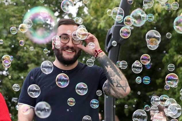 News Bilder des Tages MOSCOW, RUSSIA - AUGUST 3, 2019: A man attends the 2019 Afisha Picnic music festival at Moscow s Kolomenskoye Museum-Reserve. Anton Novoderezhkin TASS  TS0B554A