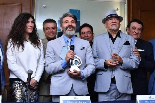 Diego Verdaguer Receives Recognition for his 50 years of musical career MEXICO CITY, MEXICO - AUGUST 7: Diego Verdaguer and his daughter Ana Victoria poses for photos during a press conference to delivery the recognition for 50 years of artistic career to Diego Verdaguer at Mexico Society of Authors and Composers on August 7, 2019 in Mexico City, Mexico  Copyright: xx EYE5491