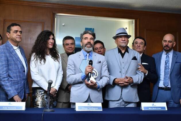 Diego Verdaguer Receives Recognition for his 50 years of musical career MEXICO CITY, MEXICO - AUGUST 7: Diego Verdaguer and his daughter Ana Victoria poses for photos during a press conference to delivery the recognition for 50 years of artistic career to Diego Verdaguer at Mexico Society of Authors and Composers on August 7, 2019 in Mexico City, Mexico  Copyright: xx EYE5493