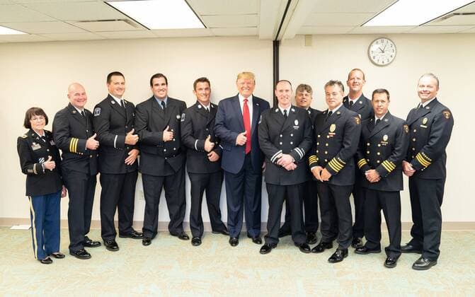 News Themen der Woche KW32 News Bilder des Tages August 7, 2019, Oregon District Of Dayton, Ohio, United States Of America: President Donald J. Trump and First Lady Melania Trump meet with First Responders during their visit with victims of Sunday s attack and their family members Wednesday, Aug. 7, 2019, at the Miami Valley Hospital in Dayton, Ohio. Nine people were killed and 27 others were injured in a mass shooting on Sunday in the Oregon District of Dayton, Ohio..People: President Donald Trump, First Lady Melania Trump. Oregon District Of Dayton United States Of America - ZUMAs214 20190807_zaa_s214_005 Copyright: xSMGx