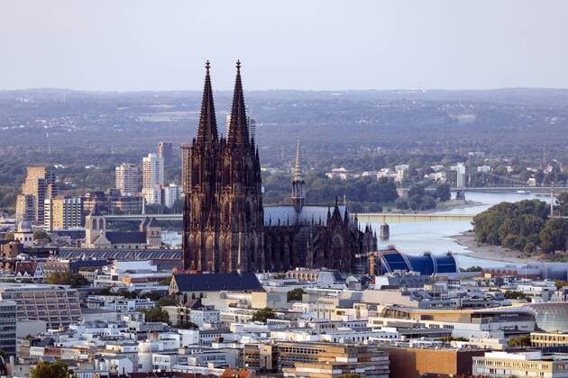 Cologne Cathedral with Rhine at low tide seen from south Cologne, 09 08 2019 Foto:xC.xHardtx xFuturexImage