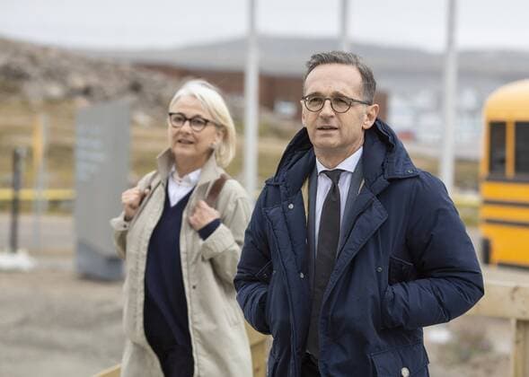 Federal Foreign Minister Heiko Maas, SPD, and German Ambassador Dr Sabine Sparwasser in Canada go through Iqaluit Canada 14 08 2019 Iqaluit Canada Copyright: xThomasxImo photothek.netx