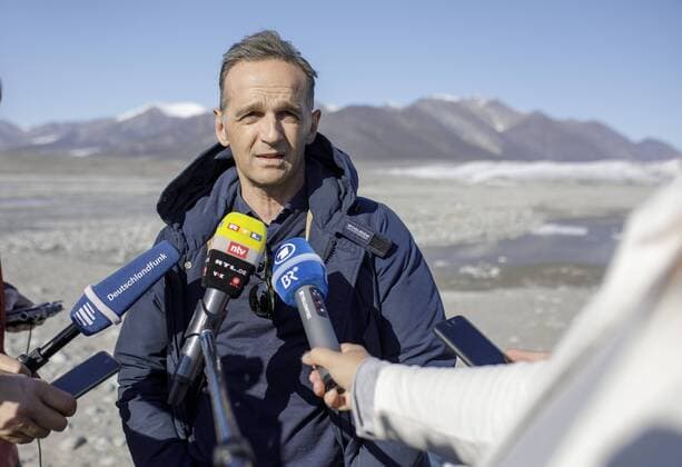 Federal Foreign Minister Heiko Maas, SPD, visits Sirmilik National Park in Pond Inlet Canada Here at a press release 15 08 2019 Pond Inlet Canada Copyright: xThomasxImo photothek.netx