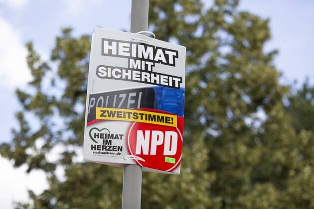 Landtagswahl in Sachsen 2019, Wahlplakat der Partei NPD 13.08.2019, Sachsen, GER - Landtagswahl in Sachsen 2019, Wahlplakat der Partei NPD, Sachsen Deutschland *** Landtag election in Saxony 2019, election poster of the party NPD 13 08 2019, Saxony, GER Landtag election in Saxony 2019, election poster of the party NPD, Saxony Germany