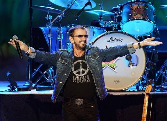 Entertainment Themen der Woche KW33 Entertainment Bilder des Tages Ringo Starr & His All-Starr Band perform at the 50th anniversary of the Woodstock Music Festival at Bethel Woods Center For The Arts on Friday, August 16, 2019 in Bethel, New York. Woodstock was a music festival held August 15Ð18, 1969, which attracted an audience of more than 400,000 and is widely regarded as a pivotal moment in popular music history.  NYP20190816163 JOHNxANGELILLO