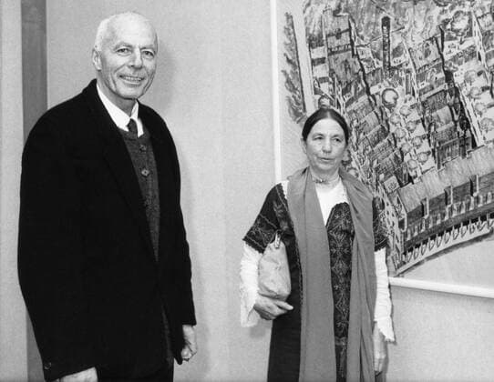 Architektur von Gottfried Böhm Gottfried Böhm mit seiner Ehefrau Elisabeth 11 84 teu Der Architekt Gottfried Böhm und seine Ehefrau Elisabeth im November 1984 in der Kunsthalle Bielefeld in der Ausstellung Zusammenhänge. Der Architekt Gottfiried Böhm - 25. November 1984 bis 13. Januar 1985 Deutschland deutsch deutscher deutsche Mann Frau Architektur Architektin quer halb stehend lächelnd sw *** Gottfried Böhm with his wife Elisabeth 11 84 teu The architect Gottfried Böhm and his wife Elisabeth in November 1984 in the Kunsthalle Bielefeld in the exhibition Zusammenhänge Der Architekt Gottfiried Böhm 25 November 1984 to 13 January 1985 Germany German German man woman architecture architect architect crosswise half standing smiling sw