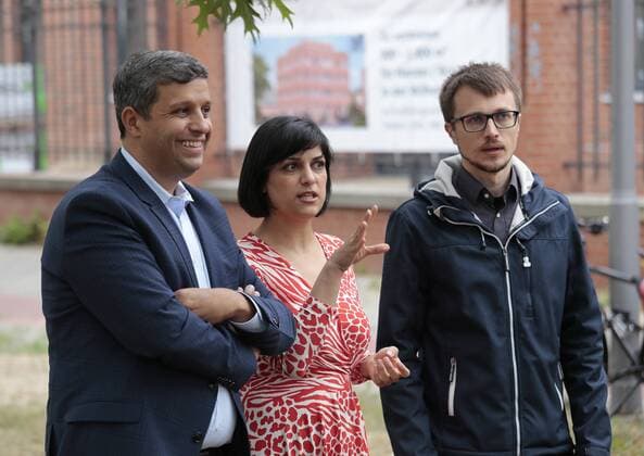 MEPs Raed Saleh L , SPD, leader of the left-wing parliamentary group Spandau, Lars Leschewitz R , Germany, Berlin Spandau, The non-party alliance of the democratic parties Spandaus, SPD, CDU, Greens, FDP and DIE LINKE invites to a picnic for democracy on the future square of the White Rose 17 08 2019