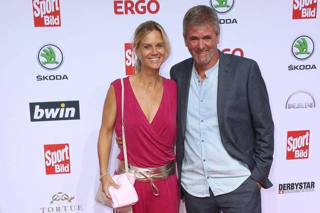 Friedhelm Funkel and his wife Anja Stapel at the Sport Bild Award ceremony on 19 08 2019 in Hamburg Sport Bild Awards 2019 in Hamburg