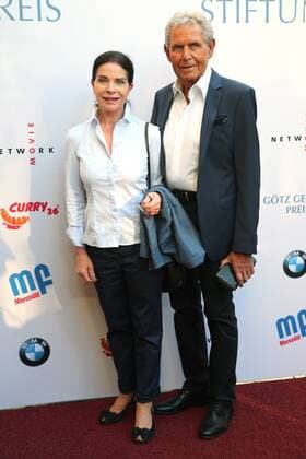 GOETZ GEORGE PRIZE 2019 Gudrun Landgrebe with her husband Ulrich von Nathusius on the Red Carpet for the GOETZ GEORGE PRIZE on 19 August 2018 in the Astor Film Lounge The endowed prize shall commemorate this lifes work of Goetz George Berlin Charlottenburg Berlin Germany
